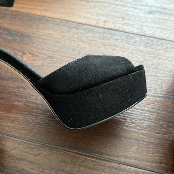 MICHAEL Michael Kors Porter NWT Ankle Strap Suede Platform Block Heel Sandals. - Picture 9 of 11